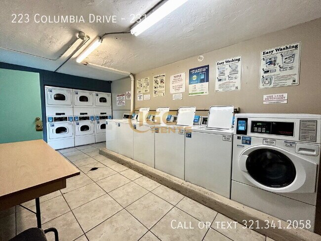 Building Photo - 223 Columbia Dr