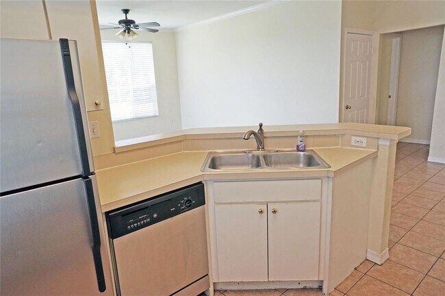 Building Photo - 9850 Lake Chase Island Way