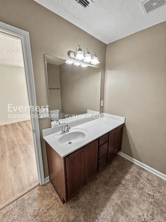 Building Photo - 1522 Sprucedale Dr