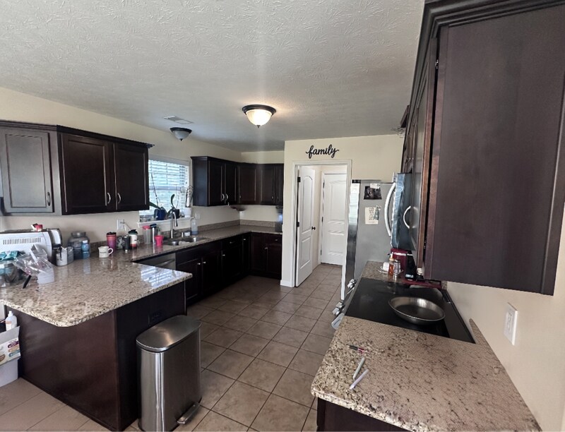 Building Photo - 9704 Pebble Ct