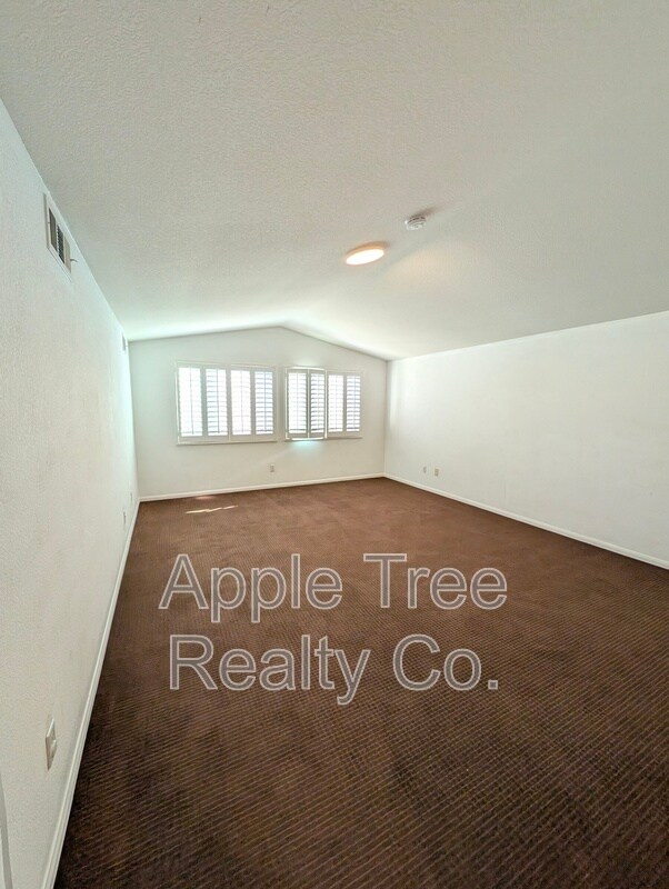 Building Photo - 1560 Gazebo Ln