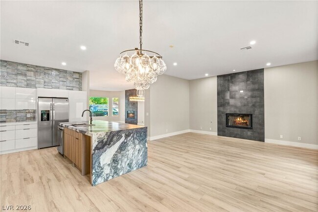 Building Photo - 1605 Shadow Rock Dr