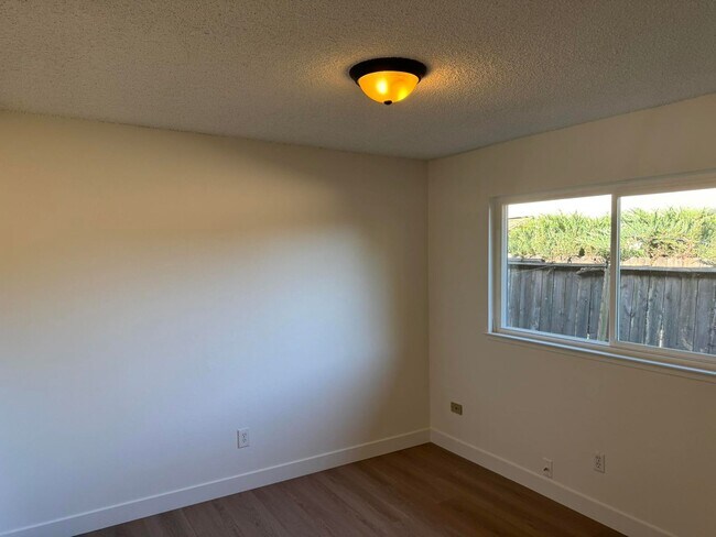 Building Photo - 5546-5548 Kohler Avenue