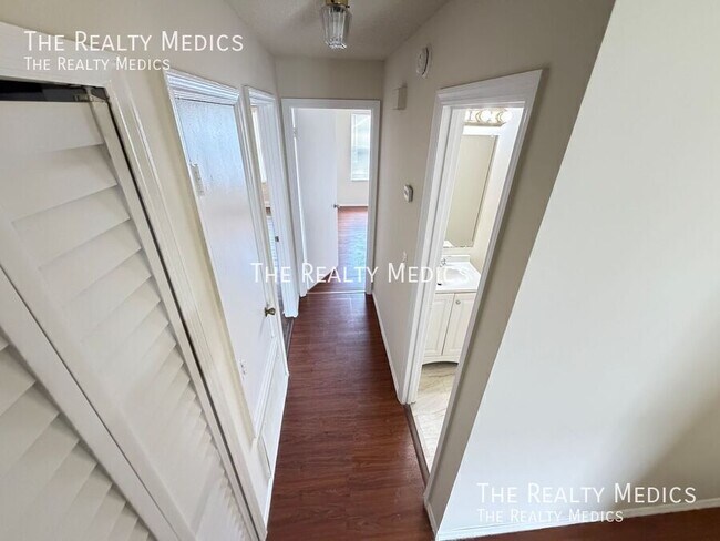 Building Photo - 4124 Pershing Pointe Pl