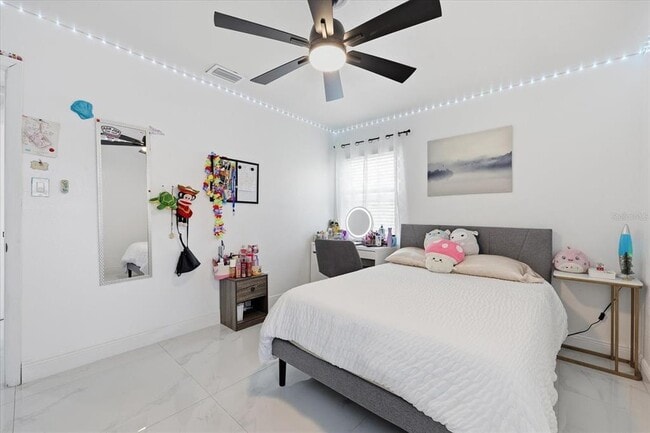 Building Photo - 2521 W Minnehaha St