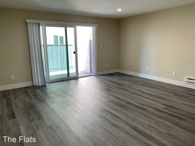 Building Photo - 2280 Latham St