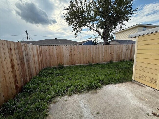 Building Photo - 2512 Chalona Dr