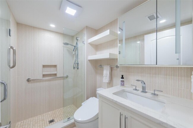 Building Photo - 770 S Palm Ave