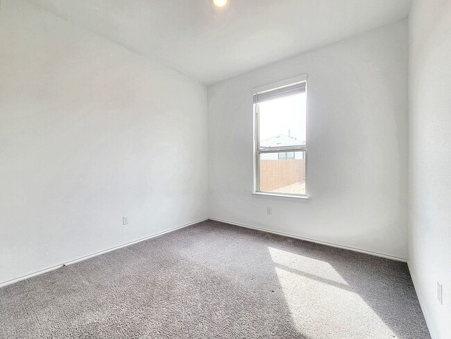 Building Photo - 517 Sour Cherry Ln