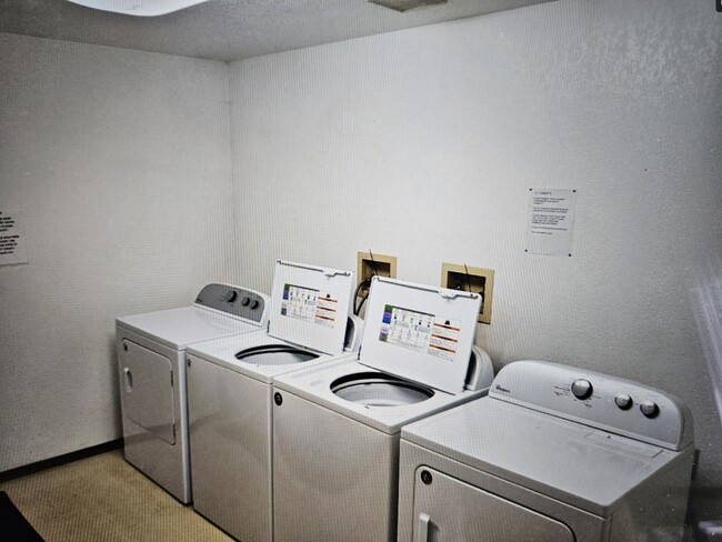 Laundry - 1001 E Northstar Cir