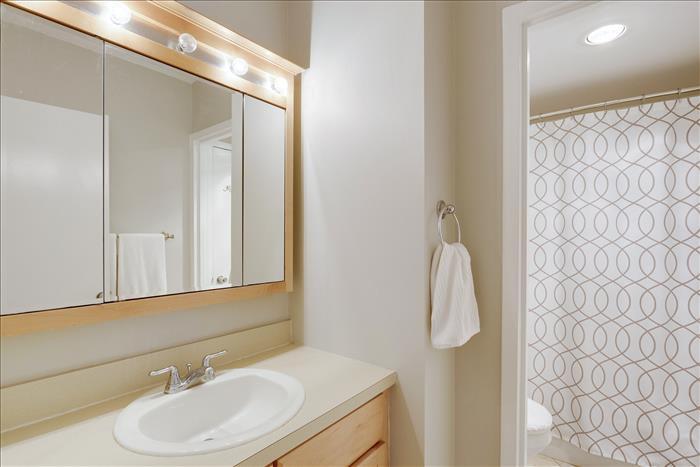 Bathroom - Dual Entry - 4515 Willard Ave