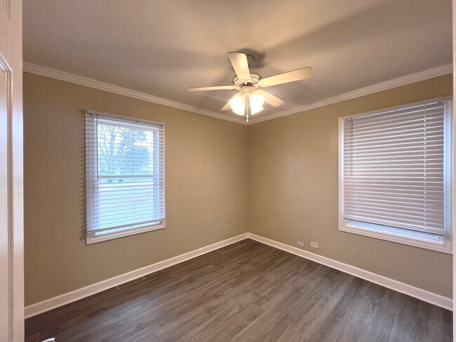 Building Photo - 206 Raupp Blvd