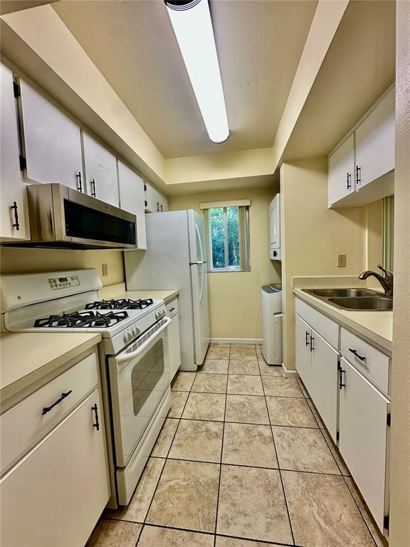 Building Photo - 630 Pavare Ct