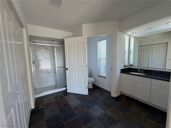 Building Photo - 414 SE 7th St