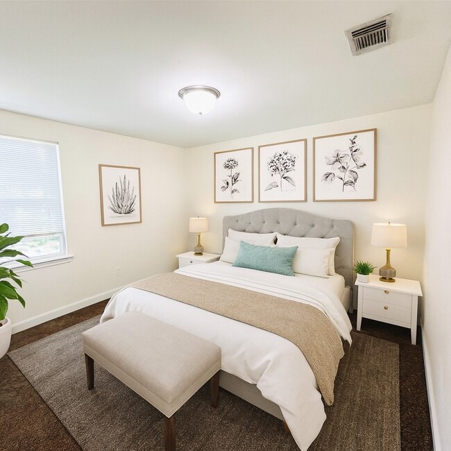 Building Photo - 6729 Lodge St