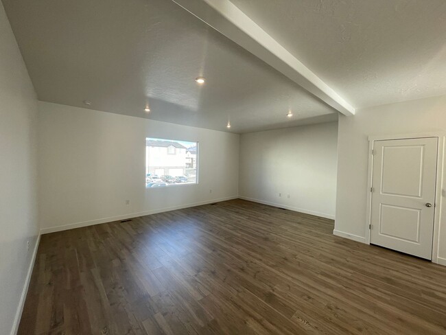 Building Photo - Beautiful New 4-Bedroom, 3-Bathroom Townhouse