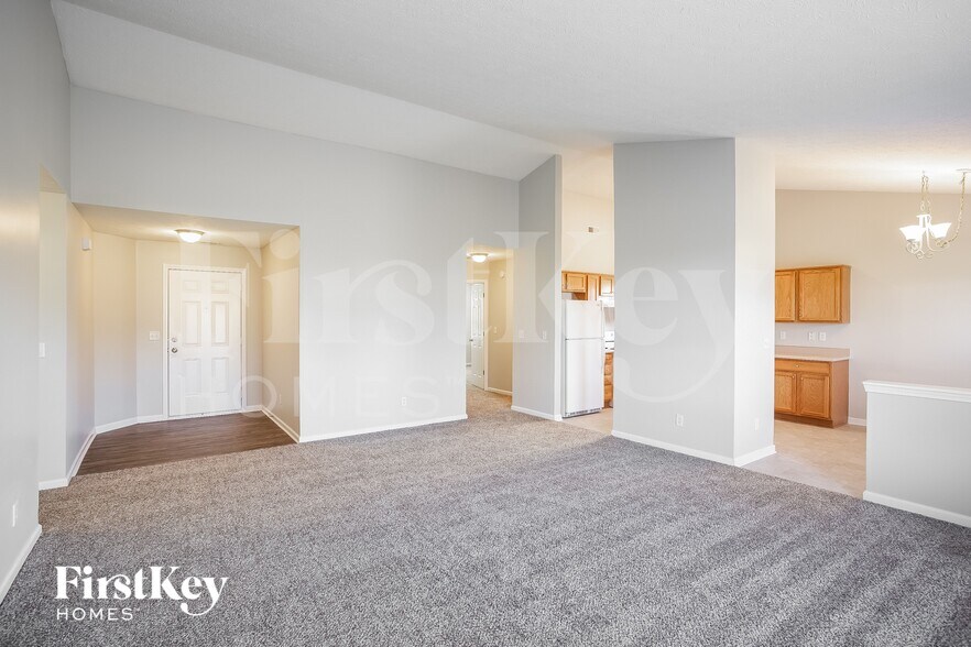 Building Photo - 10622 Deercrest Ln