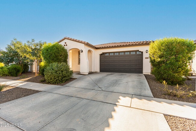 Building Photo - 1229 E Maldonado Dr