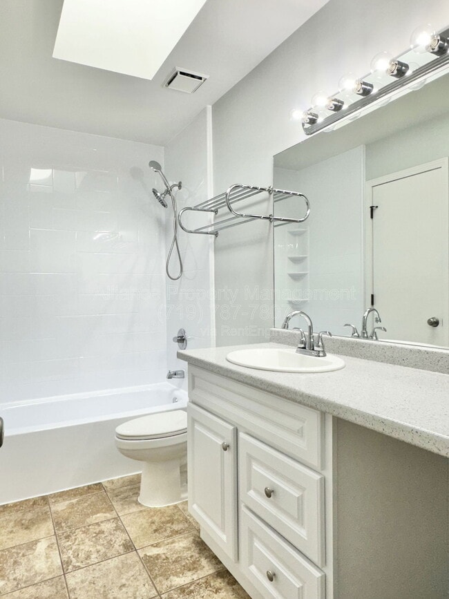 Building Photo - 3465 Kirkwood Dr