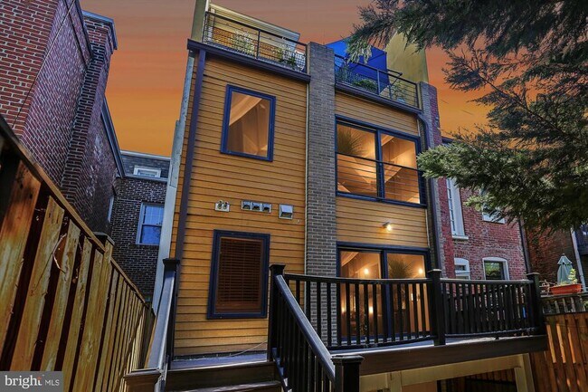 Building Photo - 3222 13th St NW