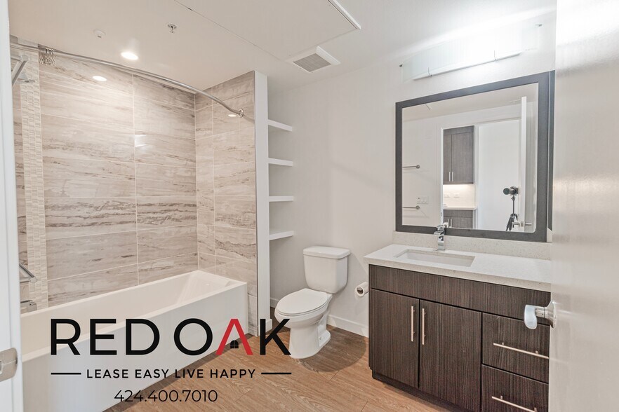 Building Photo - 11405 Chandler Blvd