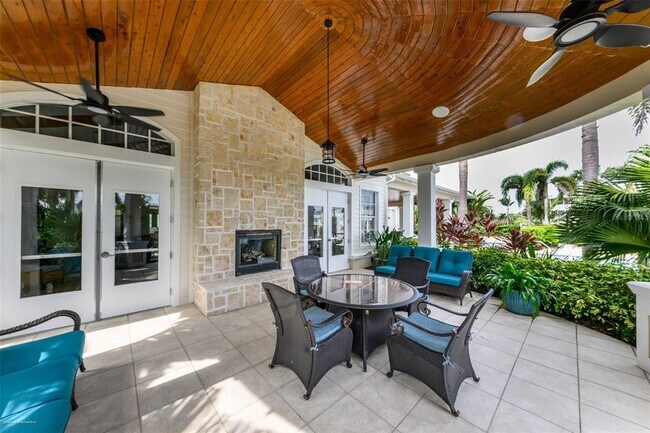 Building Photo - 10300 Tarpon Landings Terrace