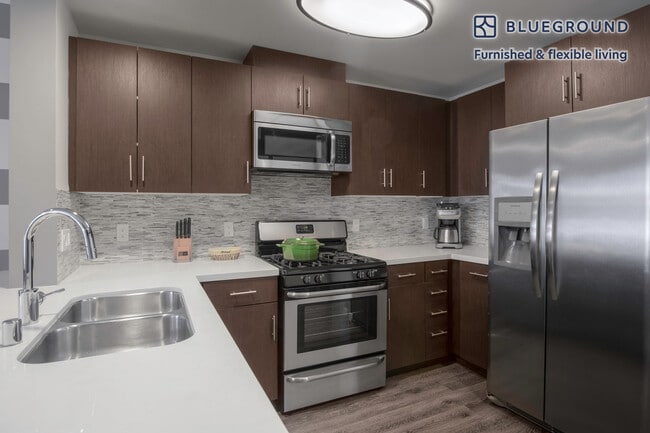 Building Photo - 685 S New Hampshire Ave