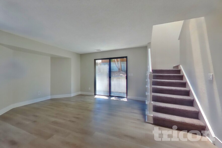Building Photo - 1344 Shaddick Dr