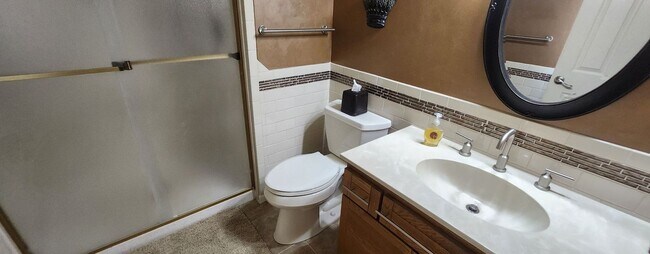 Building Photo - One-of-a-Kind 4 Bed, 4 Bath Gem
