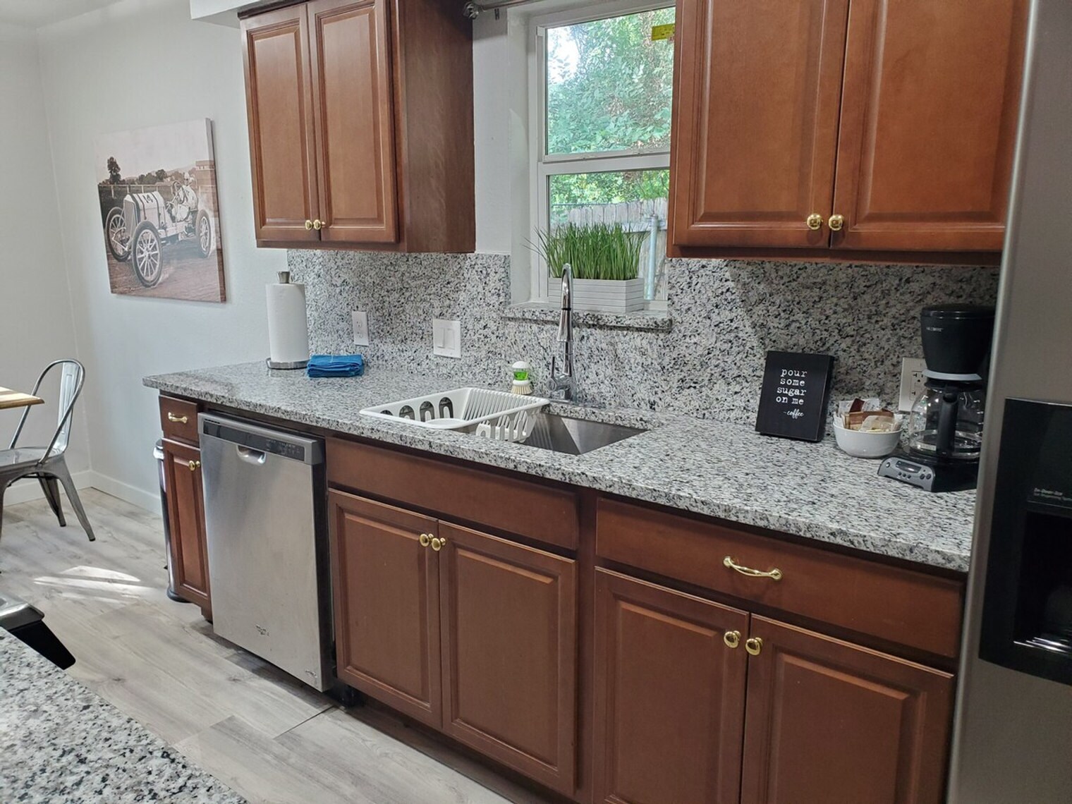 Building Photo - 2501 Parker Ln