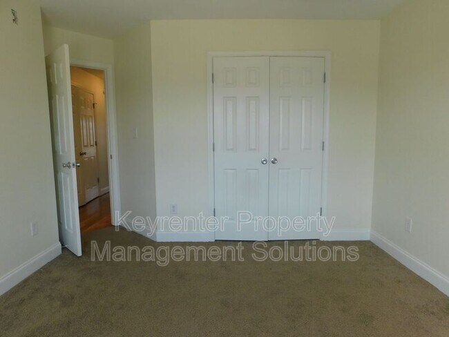 Building Photo - 20 Enchanted View Cir