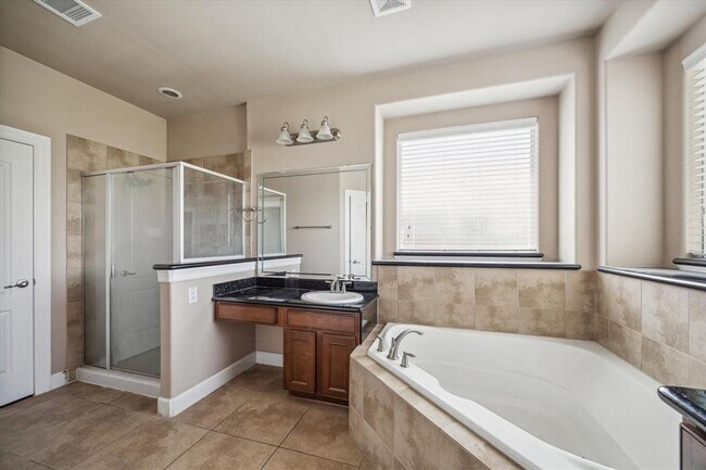 Building Photo - 25910 Celtic Terrace Dr