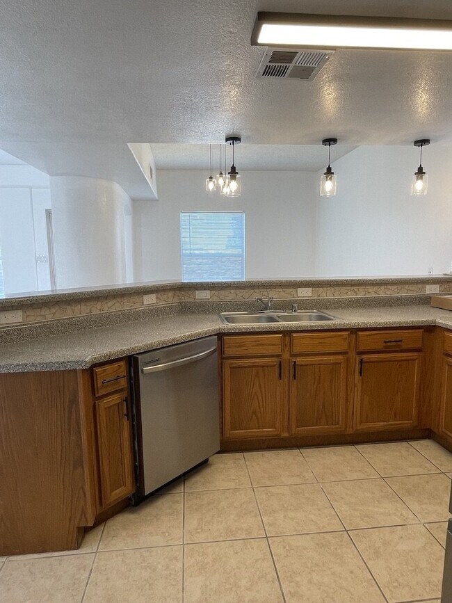 Building Photo - 12325 Tierra Arena Dr