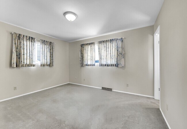 Building Photo - 4220 Edwinstowe Ave