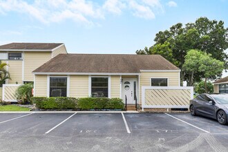 Building Photo - 703 Stonewood Ct