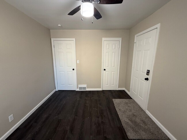 Building Photo - Renovated 3-Bedroom Home – Section 8 Appro...