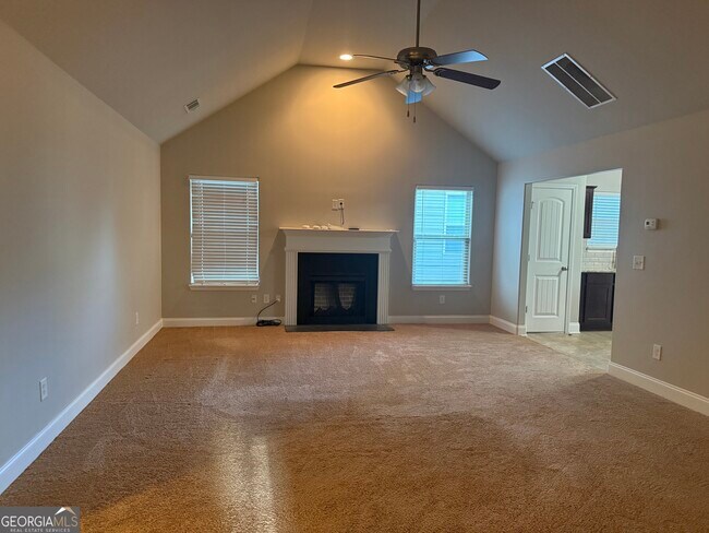 Building Photo - 125 Leland Ln