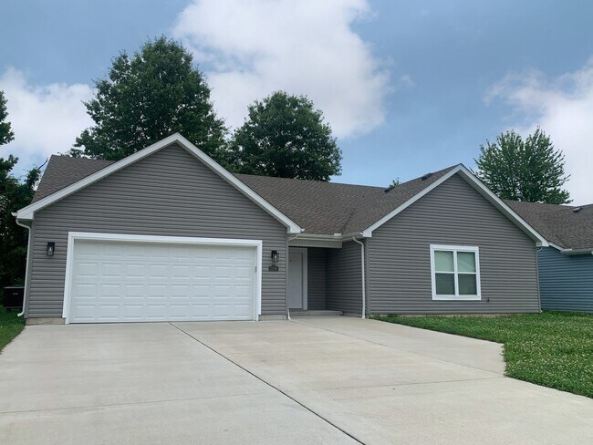 Building Photo - NEW CONSTRUCTION East Side Terre Haute - 5 Bedroom, 3 Baths, 2 Car Garage Home!