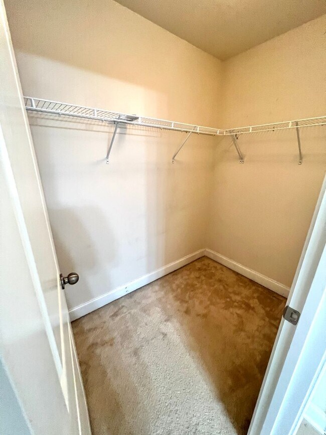 Building Photo - 1708 Restoration Ct