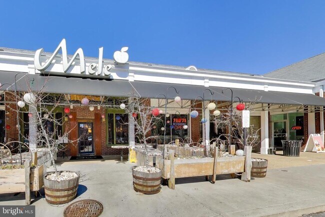 Building Photo - 1726 N Quinn St