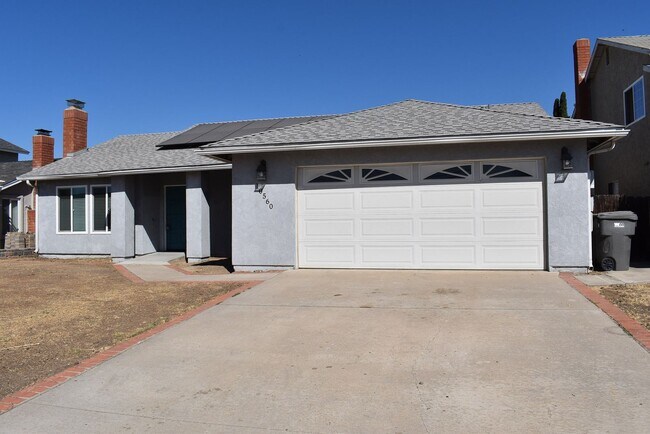Building Photo - Beautiful 3 bedroom 2 bath Santee Home!