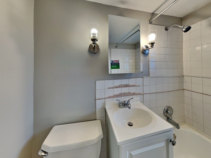 Building Photo - 5415 Emerson Ave N