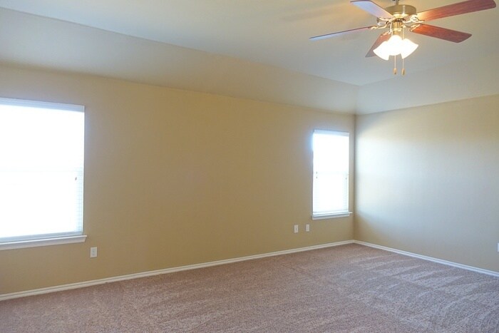 Building Photo - 13312 Beaumont Dr