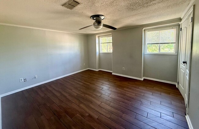 Building Photo - 2213 Spence Cir