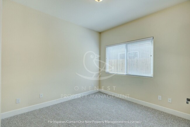 Building Photo - Fantastic Floorplan, great location in Woodland 4+ bedroom, 2 bthm available ASAP