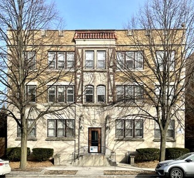 Building Photo - 4480 N Oakland Ave