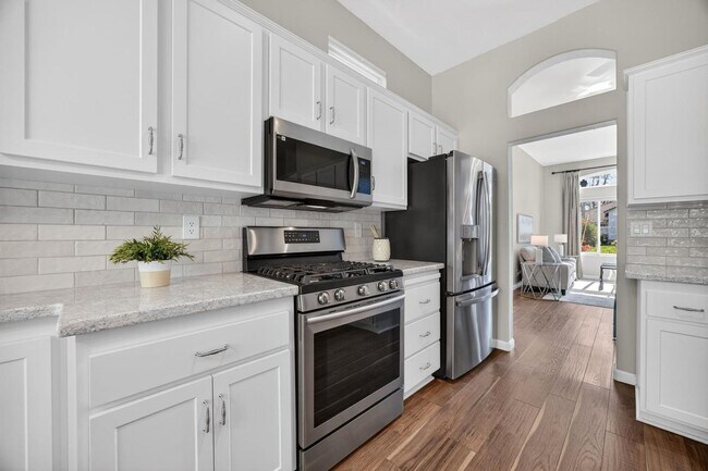 Building Photo - 2726 Genesee Dr