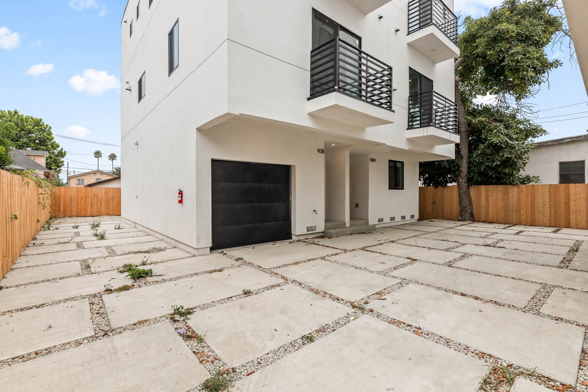 Building Photo - 438 E 28th St