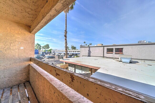 Building Photo - 2696 N 43rd Ave