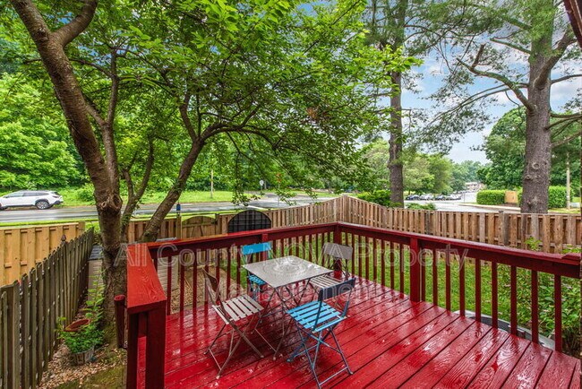 Building Photo - 10343 Bushman Dr